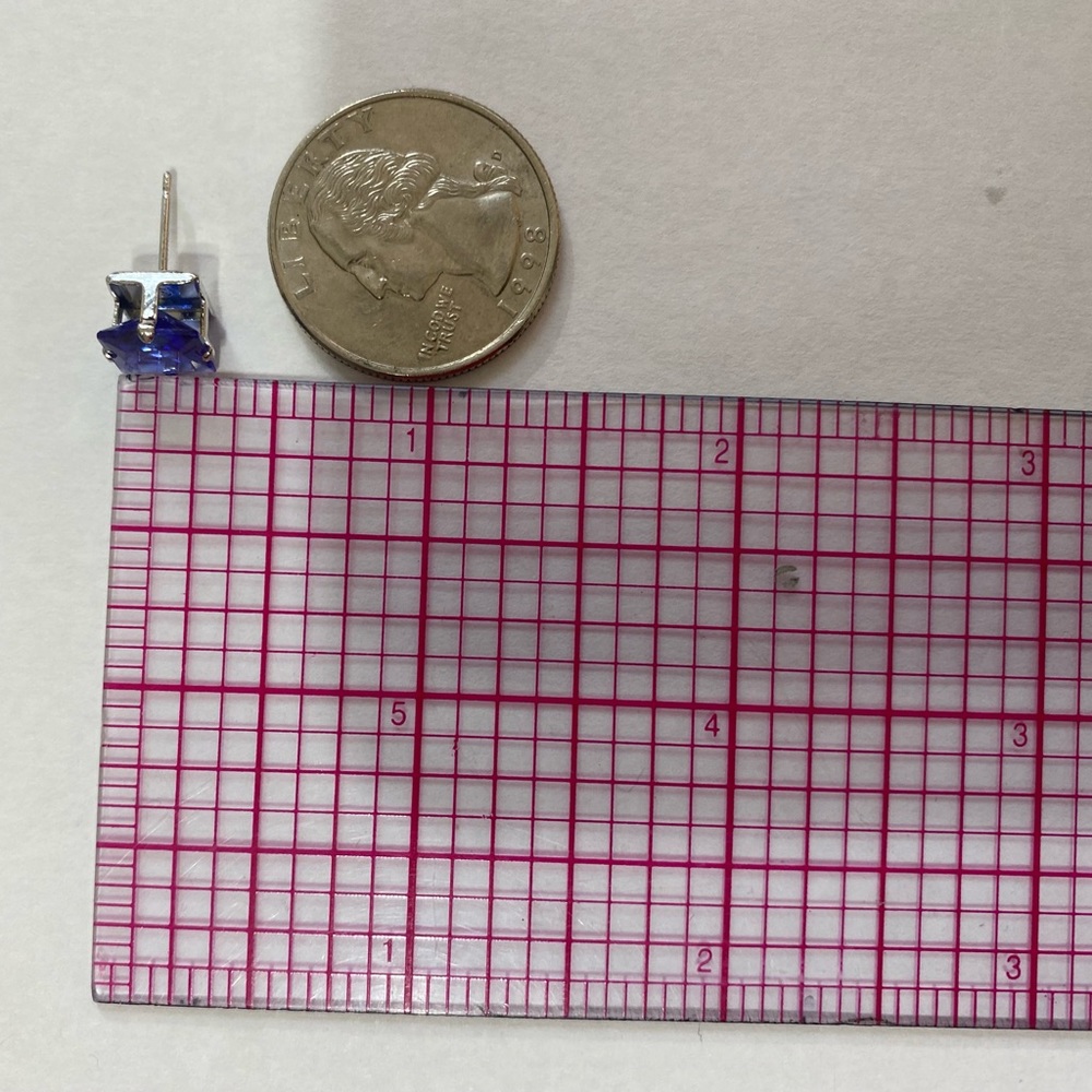 Stunning .925 lab created Tanzanite Stud Earrings - Picture 2 of 3